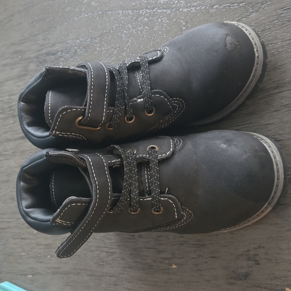 Wonder Nation boots